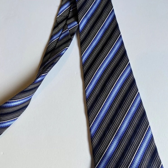 Alfani Mens Tie Blue Stripes Elegant 100% Silk Handmade - Picture 9 of 11